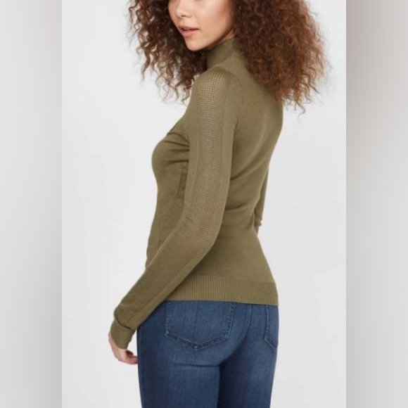 GUESS LA SWEATSHIRT - NWOT - Picture 3 of 3